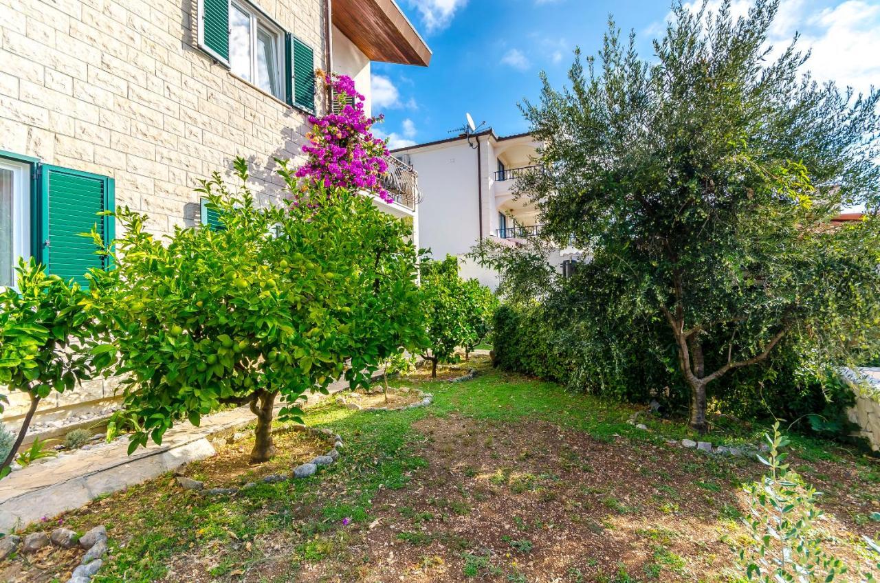 Apartments Mate Trogir Buitenkant foto